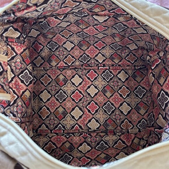 Vera Bradley Duffle Brand New - Picture 5 of 6